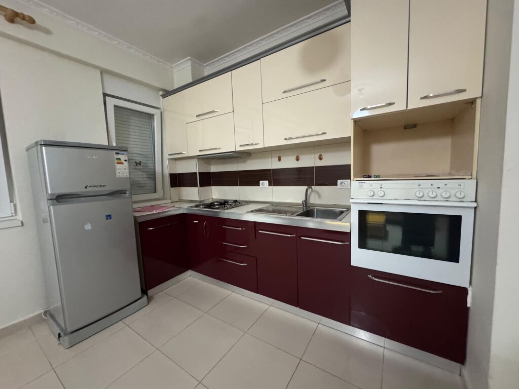 Affittasi 1+1 Via Artan Lenja vicino al complesso Kontakt 21