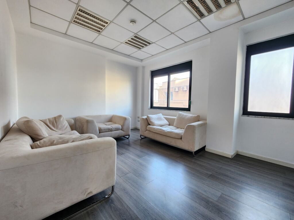 Supreme Office - Amb ideal per Zyre 📍 prb. Delijorgjit - Rr. e Kavajes -- 850m2 | k3, Pllt i Ri