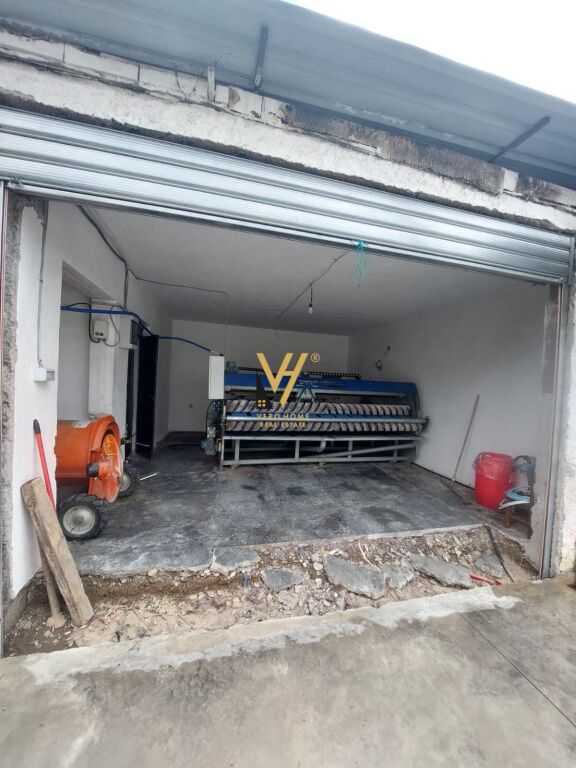 JEPET TOKE 600 M2 ME QERA TE RRUGA BURGUT 100.000 LEKE