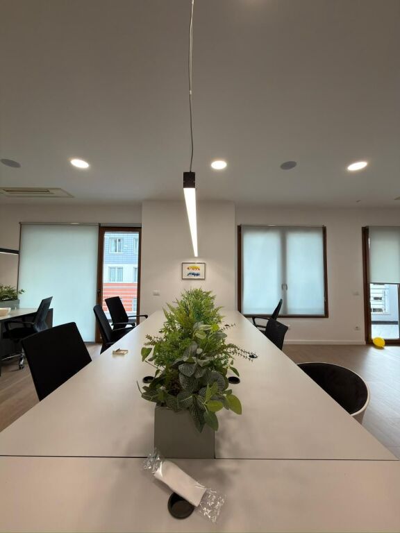 🏢 AMBIENT ZYRASH I MOBILUAR ME QIRA – DELIJORGJI