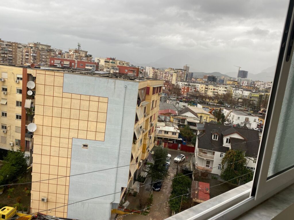 Jepet me qera 1+1 Dritan Hoxha te Logos mobiluar 550 eu