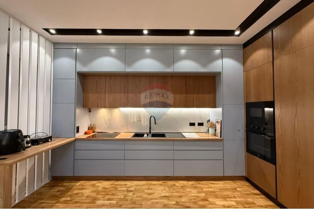 SHITET, APARTAMENT 2+1+2+VERANDE, FRESK, TIRANE.