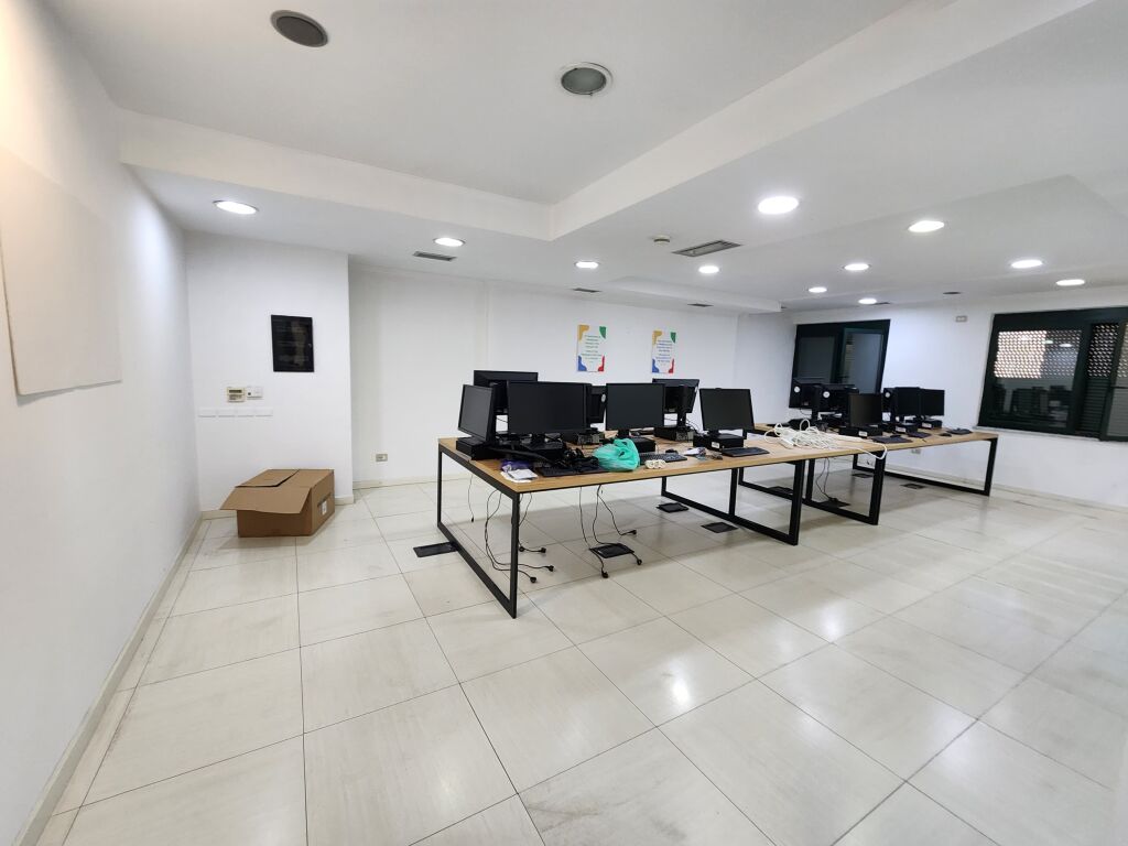 Supreme Office - Amb ideal per Zyre 📍 prb. Delijorgjit - Rr. e Kavajes -- 850m2 | k3, Pllt i Ri