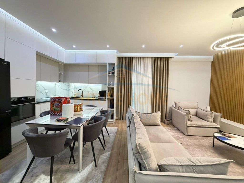 Shitet, Apartament 3+1+2, Liqeni i Thatë, Tiranë.