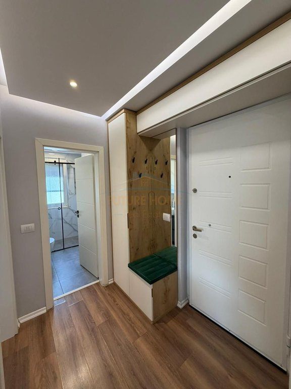 Qira, Apartament 2+1, Sheshi Willson, Tiranë.