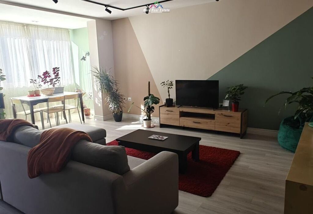 Appartamento In Affitto 2+1 Vicino Al Vecchio Mercato Elettrico (ID B221404) Tirana
