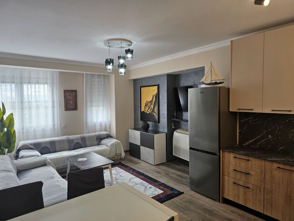 2+1 Newly furnished apartment, Plepa roundabout Durres