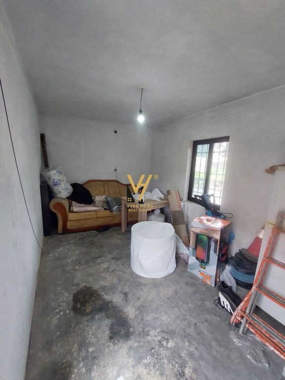 JEPET TOKE 600 M2 ME QERA TE RRUGA BURGUT 100.000 LEKE