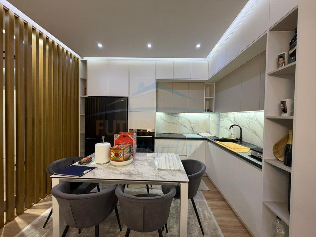 For sale, Apartment 3+1+2, Dry Lake, Tirana. AL64479