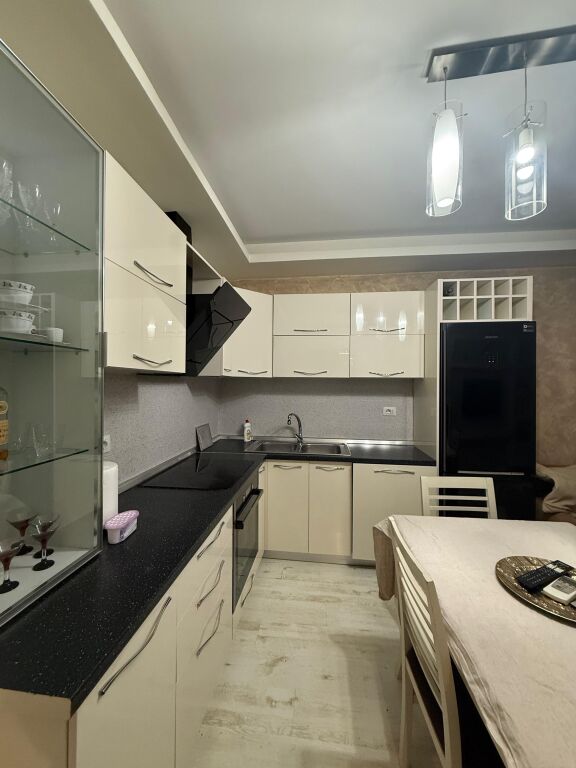 🏠 Jepet me qira Apartament 2+1+Bllk 📍21 Dhjetori, Kompleksi Magnet 💶 Çmimi: 620€/muaj