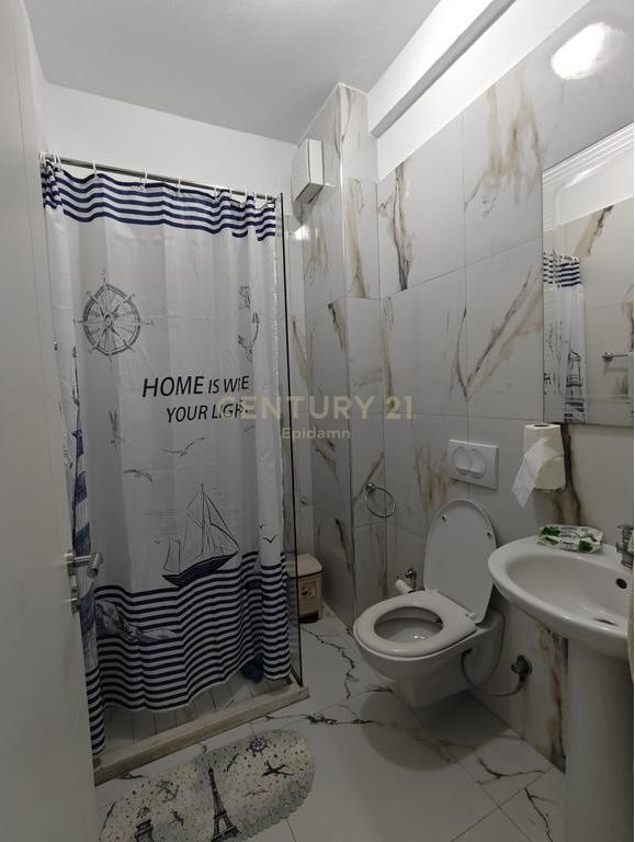 SHITET APARTAMENT 1+1 ME OBORR TE GJIRI I LALZIT PRANE KOMPLEKSIT "INSIFA"