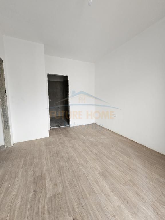 Shitet, Apartament 2+1+2, Kompleksi Tirana Entry II, Tiranë.