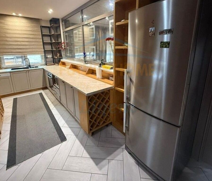 Qera, Apartament 3+1+2, Myslym Shyri, Tiranë.!!