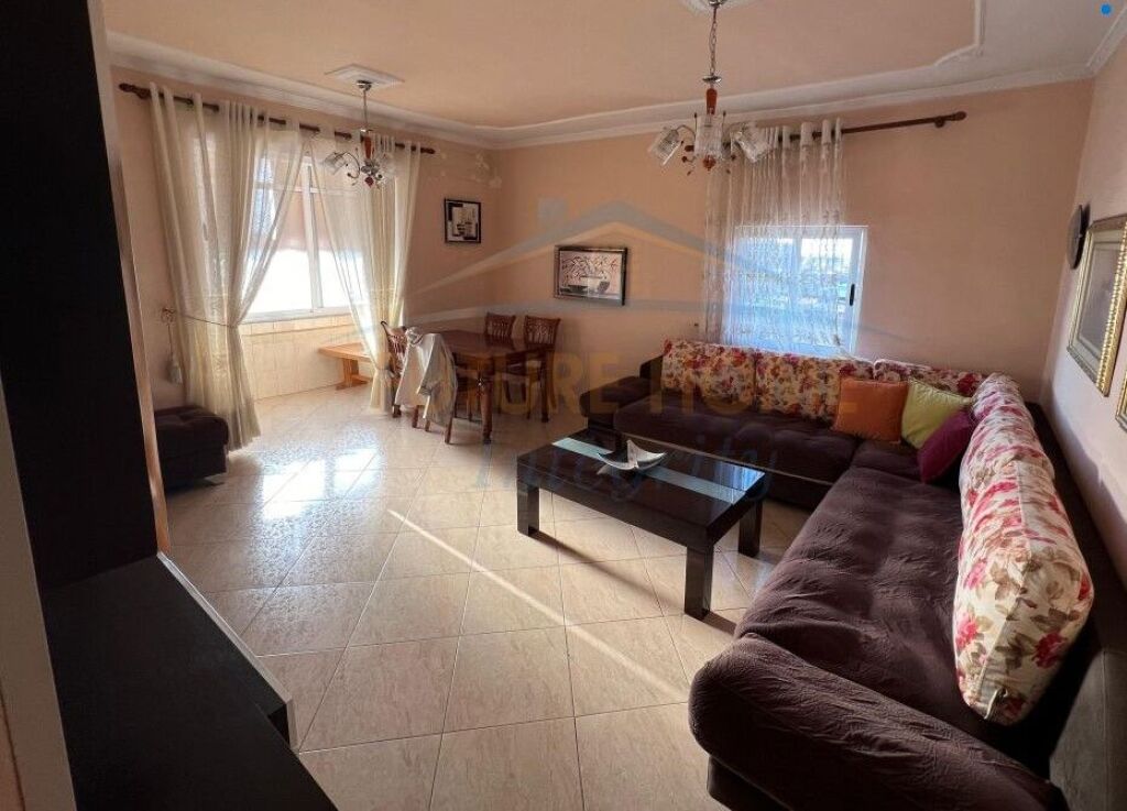 AFFITTASI APPARTAMENTO 1+1 FARMACIA 10