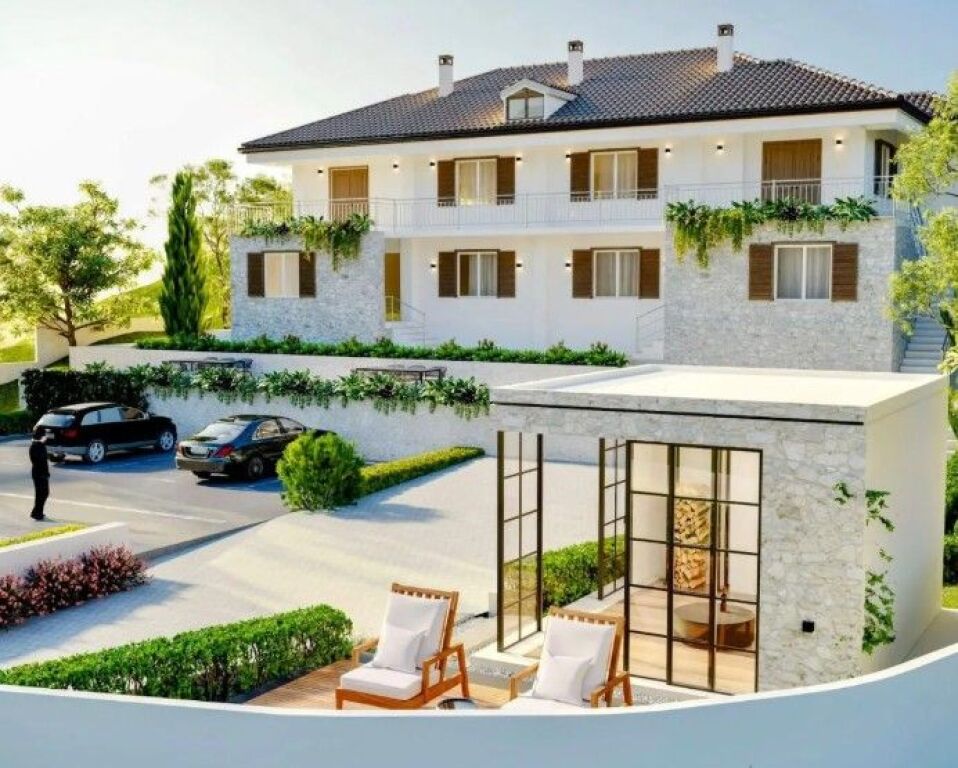 📌Shitet Vilë 2-Katëshe me Pamje nga Liqeni – Pogradec