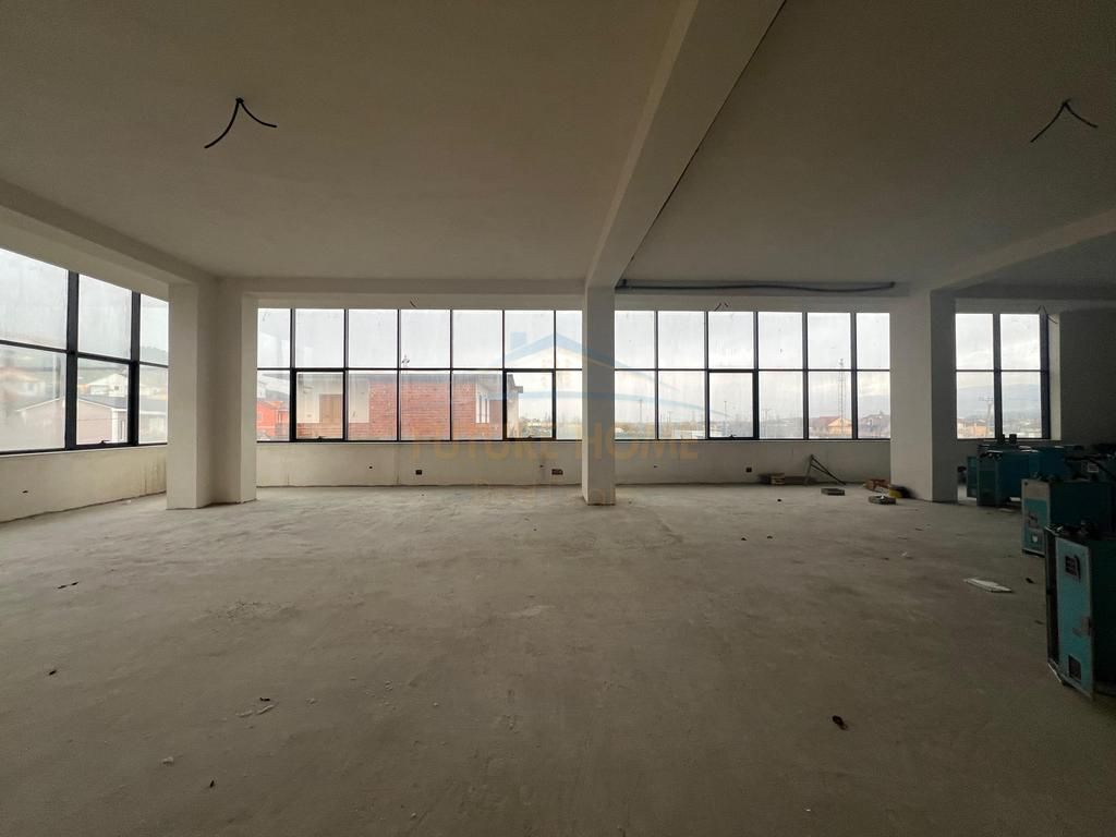 Shitet, Godine biznesi, Preze