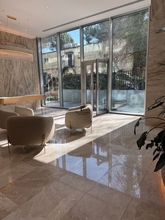 ZYRE ME QERA 264.71 M2 BLLOK 9.300 EURO