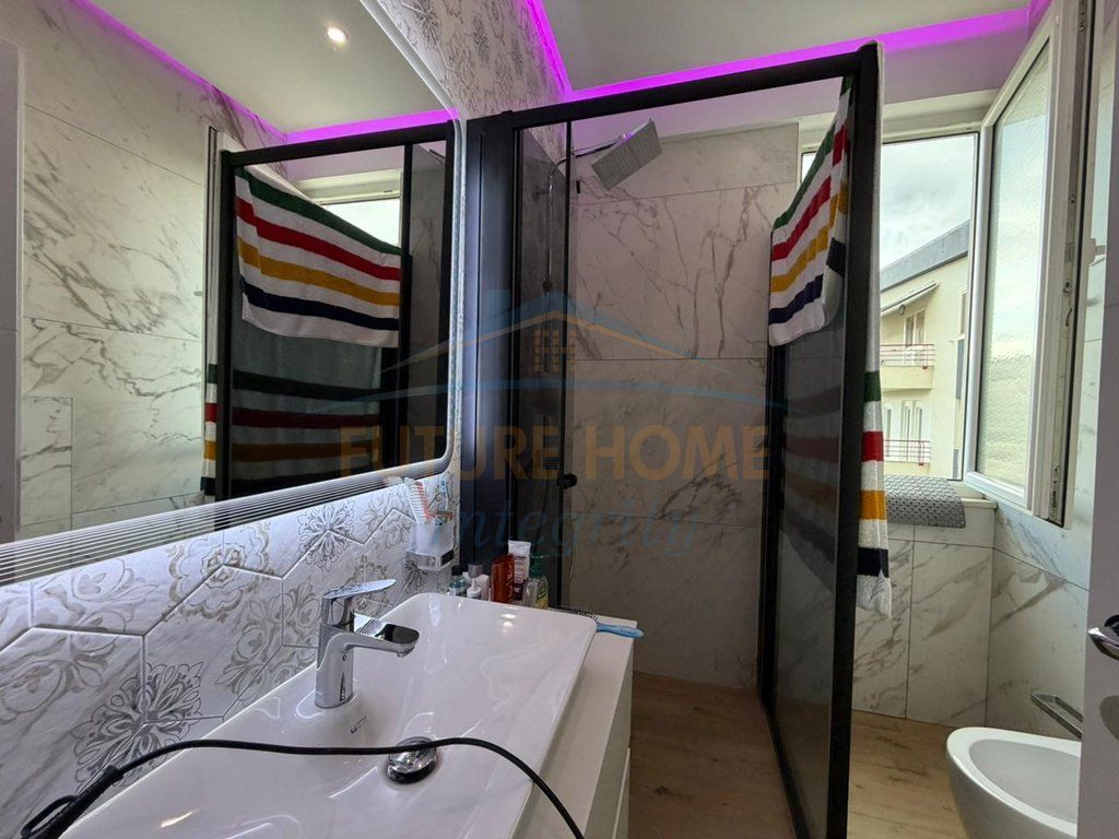 Shitet, Apartament 3+1+2, Liqeni i Thatë, Tiranë.