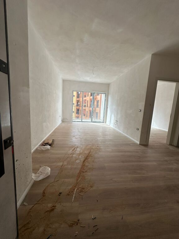 Shitet apartamenti i tipologjise 1+1+ballkone