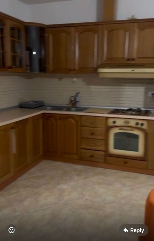 2+1,arredato vicino alla stazione ferroviaria,per abitazione o ufficio,600 euro