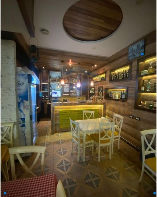 Shitet, Lokal, Bulevardi Asim Vokshi, Tiranë.