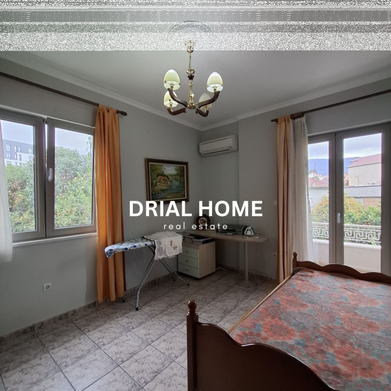 Shtepi private me qera 3+1+oborr