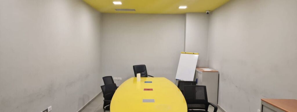 OFFICE FOR RENT 916 M2 KAVAJES ROAD 18,000 EURO