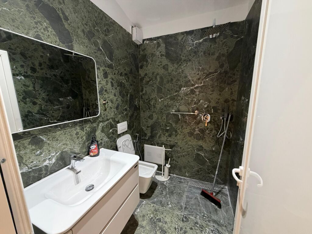 🏡 For rent 1+1 – never lived in before 📍 Opposite Delijorgji, at Kastrati Gas Station  🏢 7th floor, new building with elevator ✨ New apartment, with modern conditions 💶 600 €