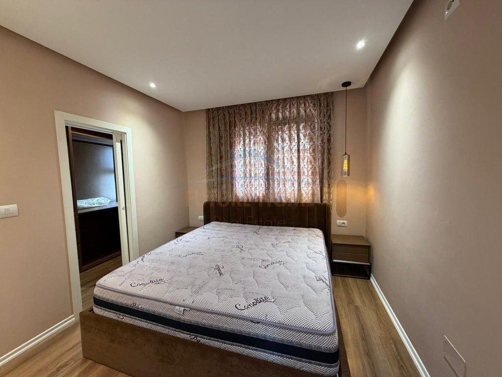 Qira, Apartament 2+1, Sheshi Willson, Tiranë.