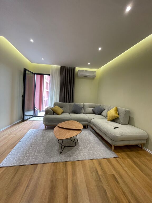 VENDESI | Appartamento 1+1 – Galleria Roma, Via Kavaja