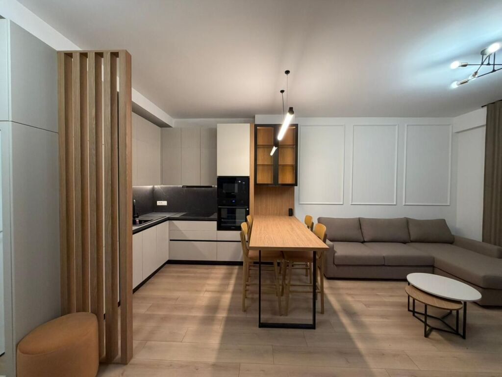 Apartment 1+1 for rent at Komuna e Parisit.