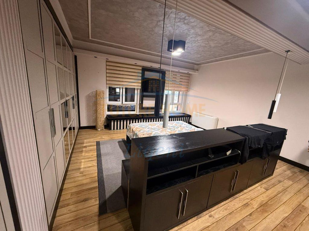 Qera, Apartament 3+1+2, Myslym Shyri, Tiranë