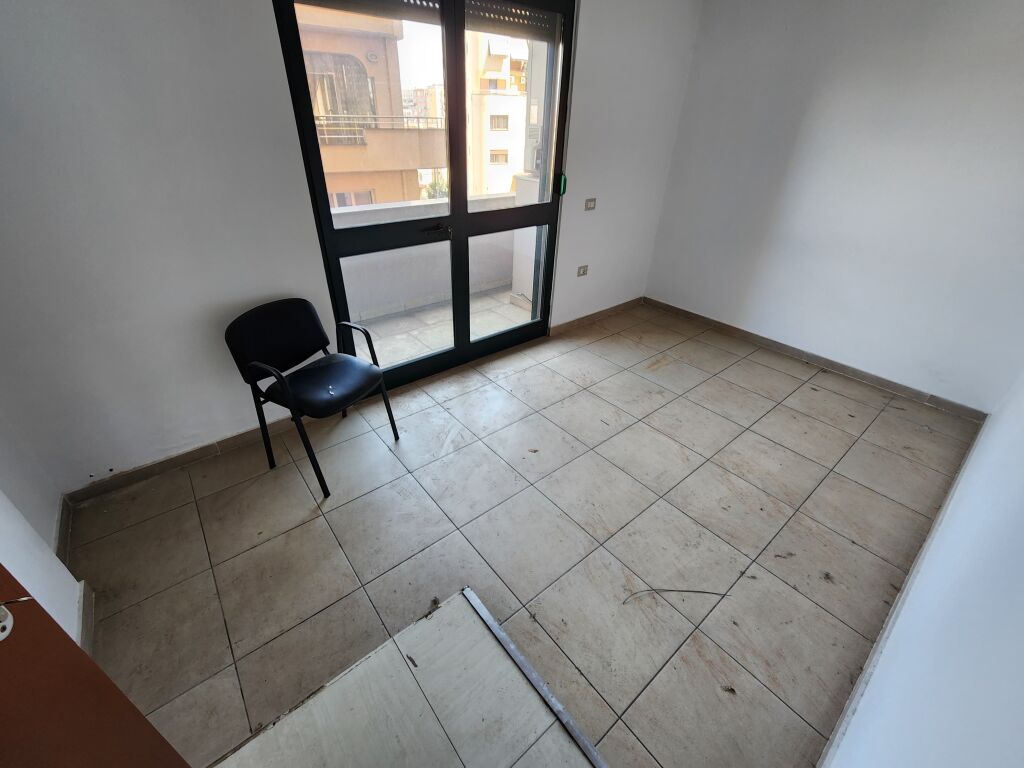 Supreme Office - Amb ideal per Zyre 📍 prb. Delijorgjit - Rr. e Kavajes -- 850m2 | k3, Pllt i Ri