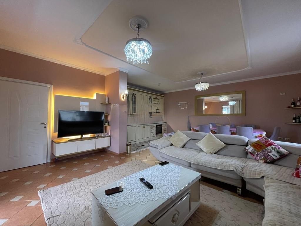 Villa di 3 piani + Terreno in vendita, Sauk, Tirana