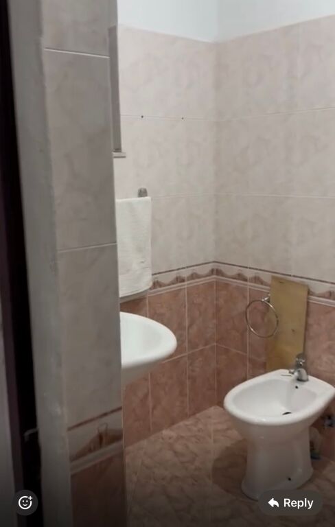 2+1,arredato vicino alla stazione ferroviaria,per abitazione o ufficio,600 euro