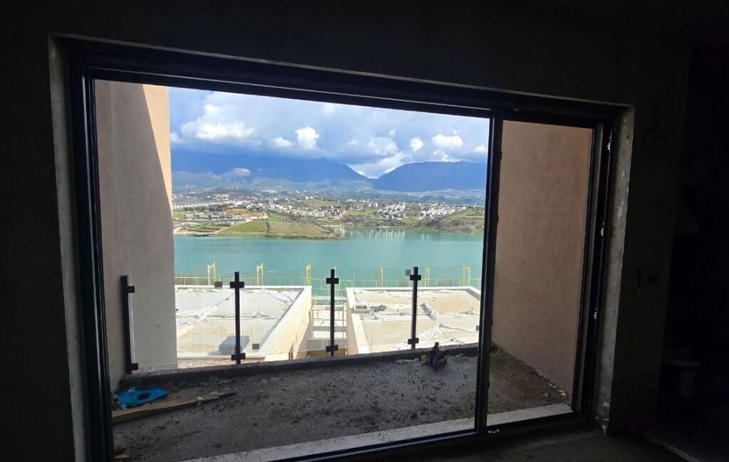 SHITET VILE 211 M2 FARKE 390.000 EURO