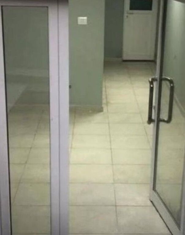 SHOP FOR RENT 31 M2 VASIL SHANTO 38,000 LEKE