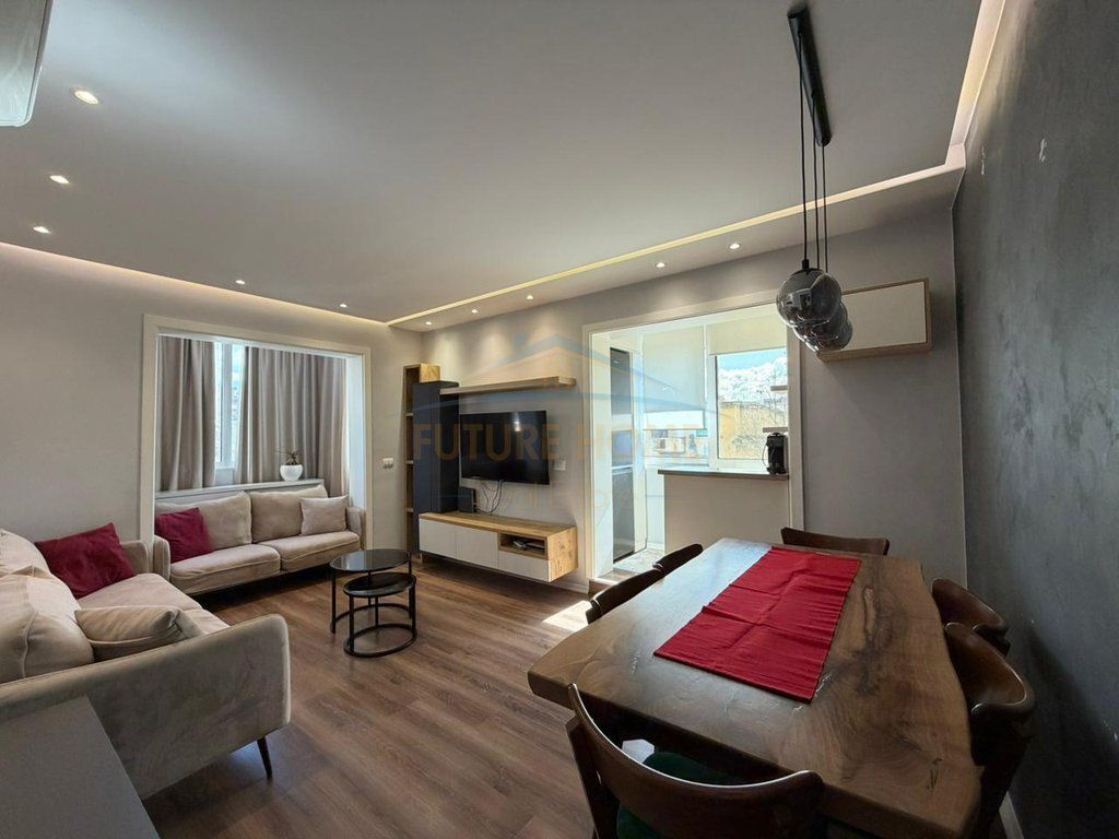 Qira, Apartament 2+1, Sheshi Willson, Tiranë.