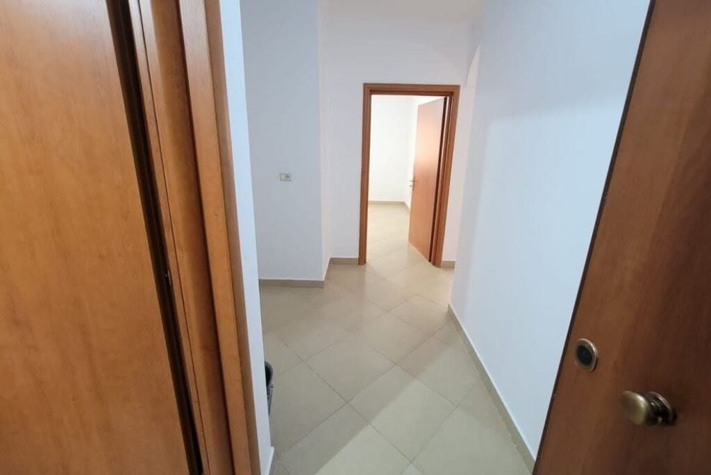 🏢 Appartamento 1+1 in Affitto  📍 Zona: Yzberisht💰 Prezzo: 300€
