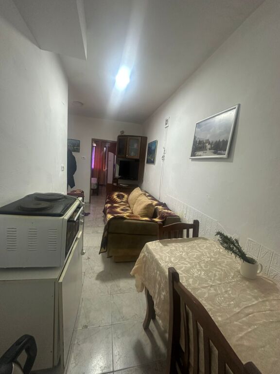Apartament me qera 1+1