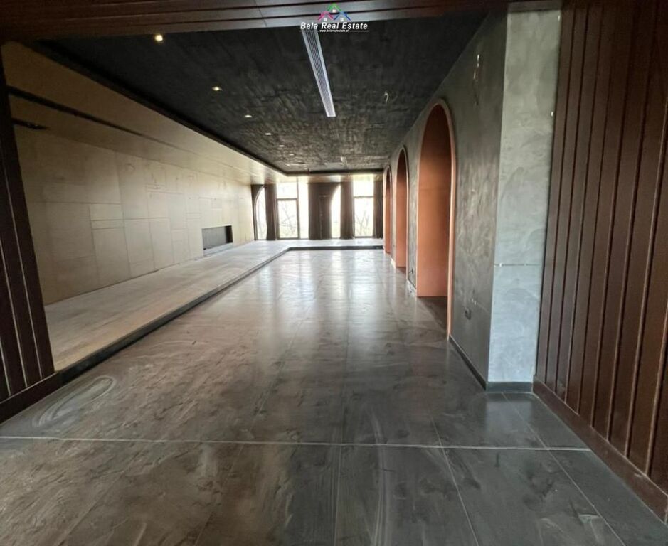 Zyre Me Qera Tek Stadiumi Dinamo (ID BZ2828) Tirane