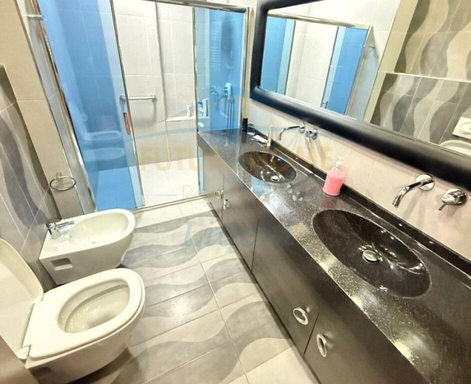 Qera, Apartament 3+1+2, Myslym Shyri, Tiranë.!!