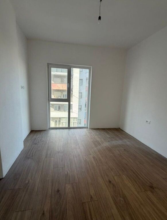 Apartment 2+1+2 for sale Tirana entry 2