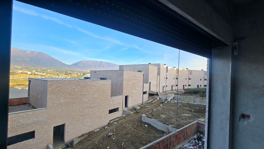 SHITET VILE 124 M2 FARKE 190.000 EURO