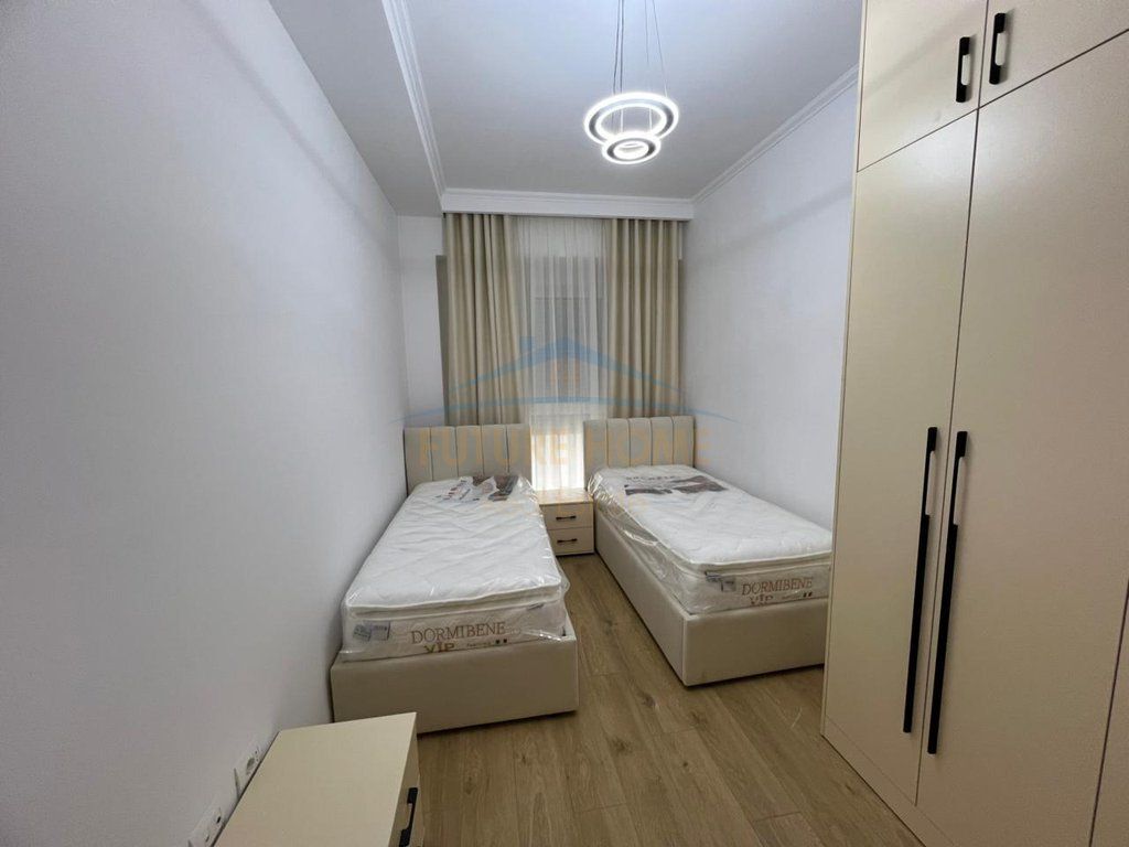 JEPET ME QERA APARTAMENT 2+1 FARMACIA 10