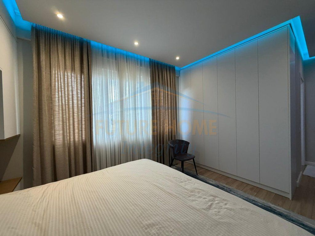 For sale, Apartment 3+1+2, Dry Lake, Tirana. AL64479