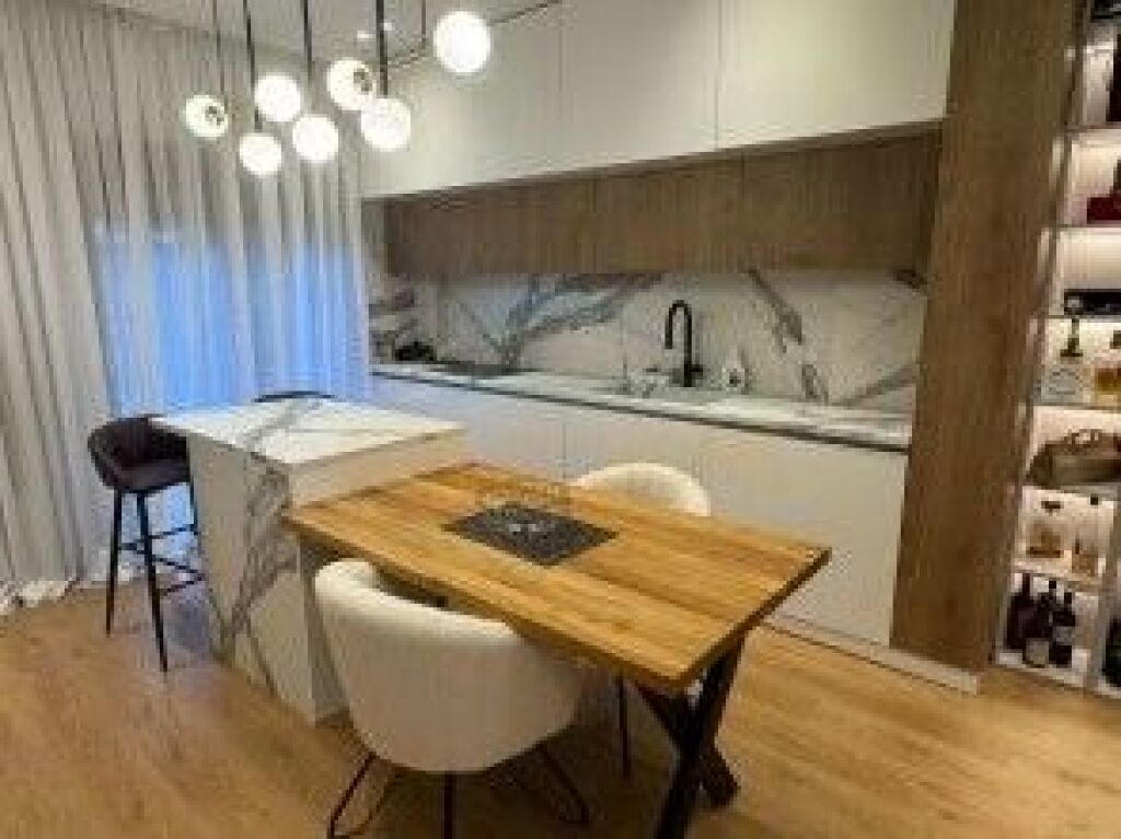 Affitto, Villa su 3 Piani, TEG, Tirana.