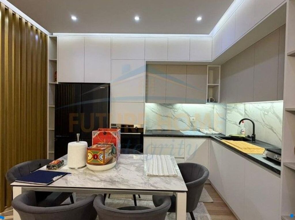 Shitet, Apartament 3+1+2, Liqeni i Thatë, Tiranë.