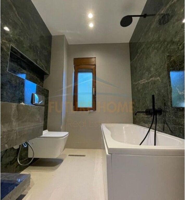 Affitto, Villa su 3 Piani, TEG, Tirana.