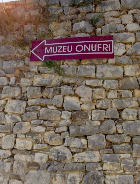 SHITET/QERA SHTËPI NË "KALA", BERAT